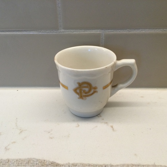 Vintage Canadian Pacific Railroad tea cup and saucer - Picture 4 of 7